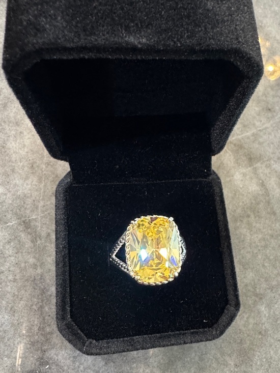 None Jewelry - Yellow Cushion-Cut Cocktail Ring in Silver-Tone Setting- Citrine SIZE 8